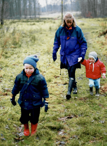 Ruth with her children in 1999 in the UK.