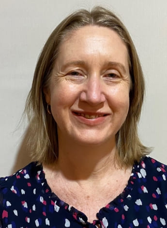 The photo is of Leanne Hassett, a physiotherapist involved in developing the new guidelines.