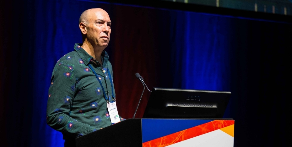 Professor Lorimer Moseley speaking at the 2026 Australian Pain Society Annual Scientific Meeting. 