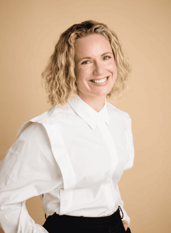 The image is a photo of Stephanie Filbay, a physiotherapy researcher. 