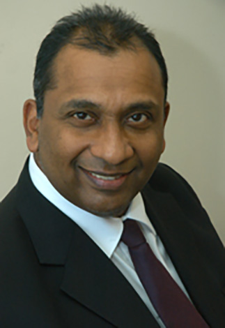 Headshot of Peter Selvaratnam.